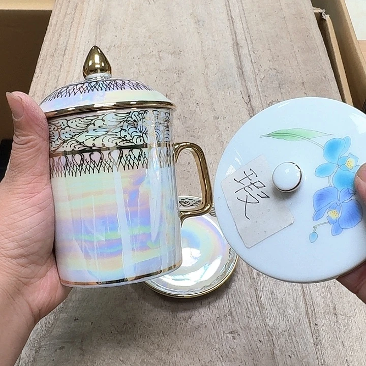 瓷片哈哈哈哈哈哈哈噗