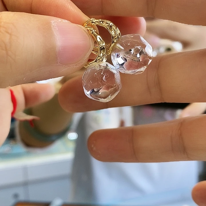 靈***草和田玉未镶嵌珠宝奇石