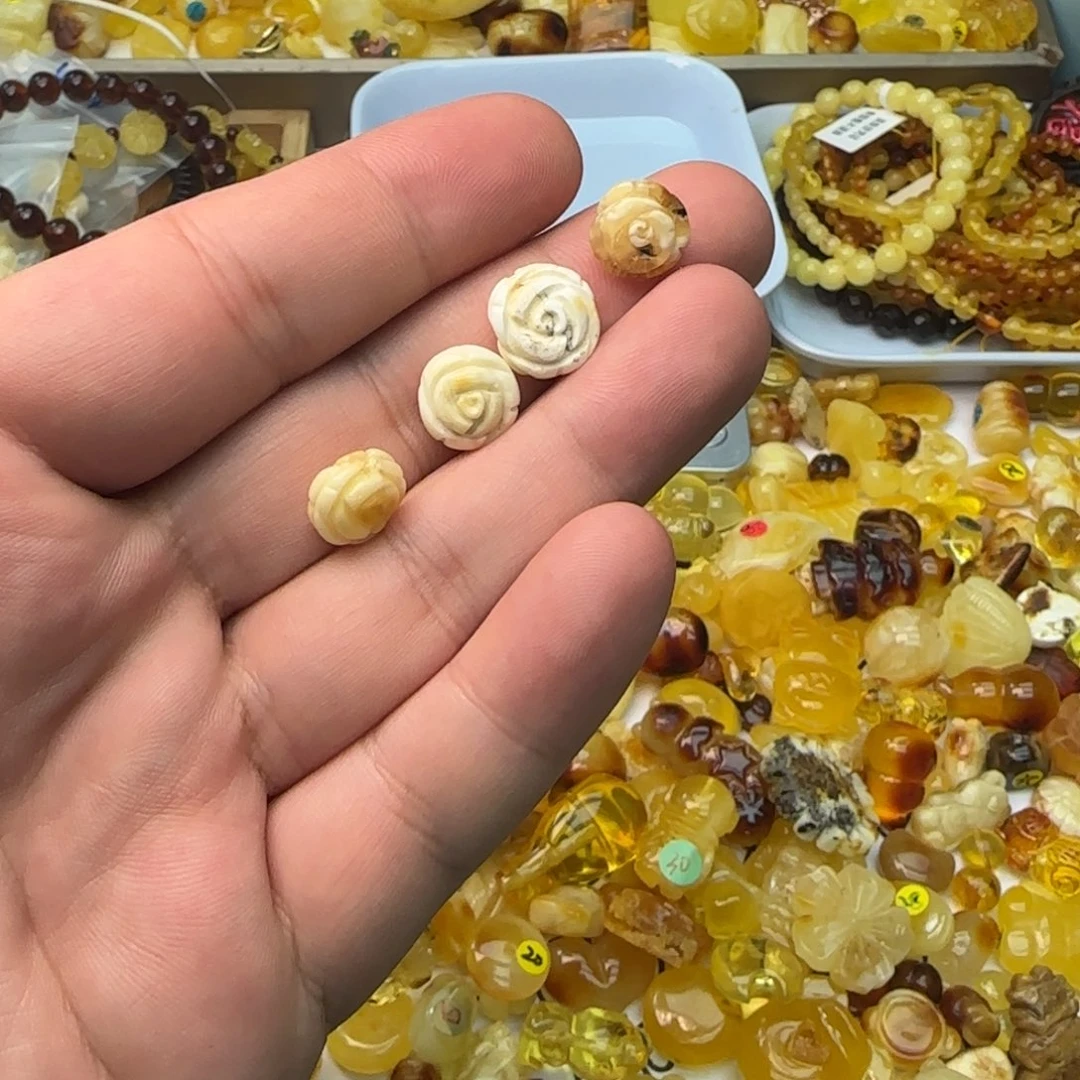 琥珀未镶嵌裸石1.32克