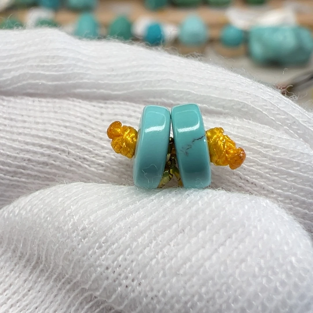 绿松石配饰未镶嵌?*