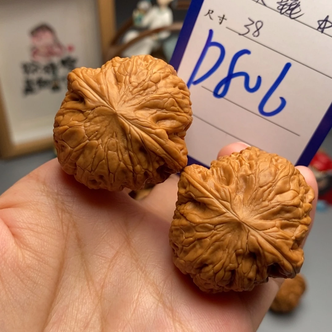 文玩核桃吊坠铁锤38
