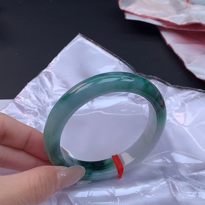 翡翠未镶嵌手镯59