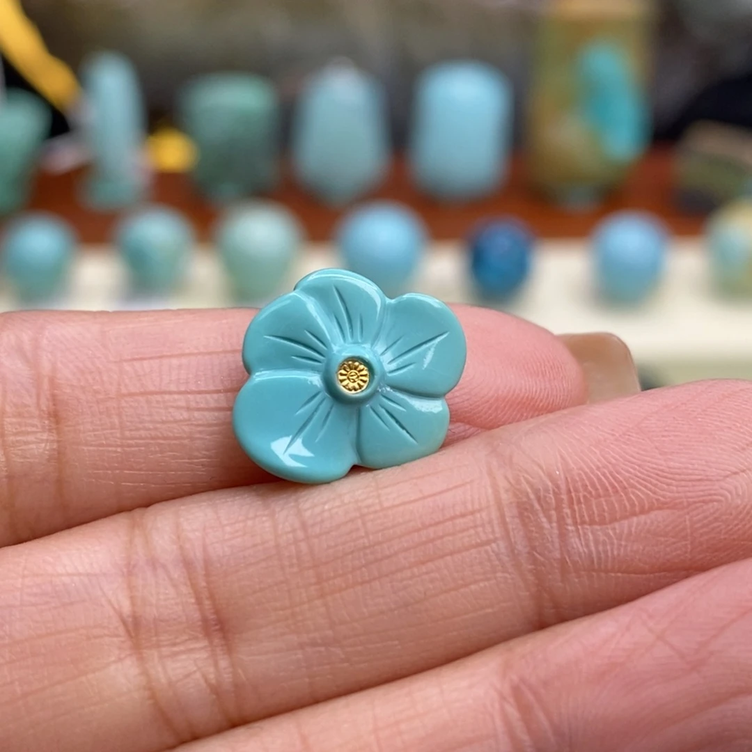 绿松石未镶嵌珠宝奇石