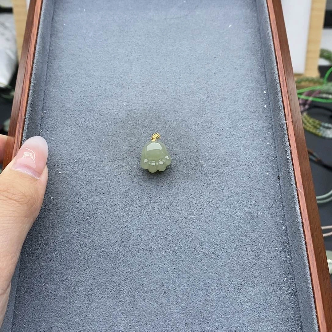 和田玉吊坠(不含链)18K金镶嵌