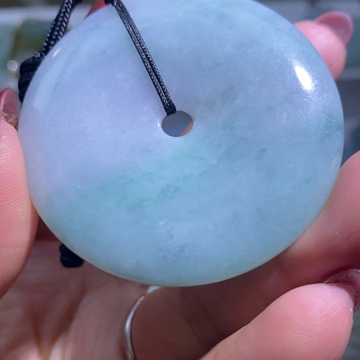 【闪购商品】翡翠未镶嵌颈饰扣子