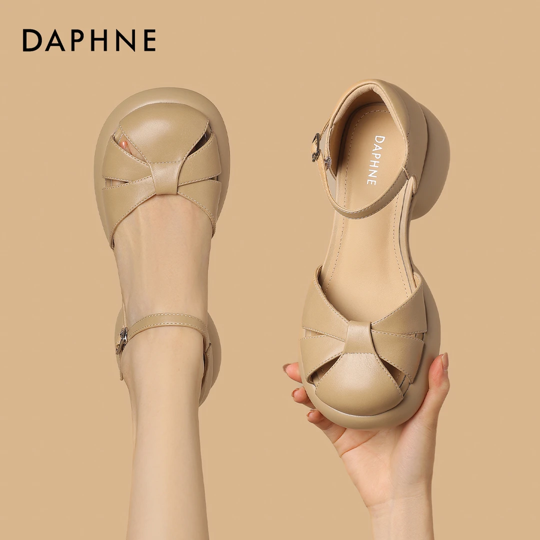 新款透气罗马鞋女夏季暗黑风镂空粗跟凉鞋包头合成革高跟鞋