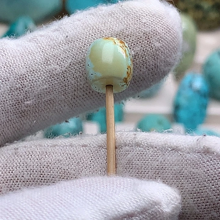 绿松石未镶嵌珠宝奇石直径9*8.7特色直切