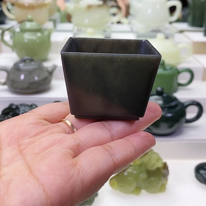 未镶嵌和田玉挂件杯子