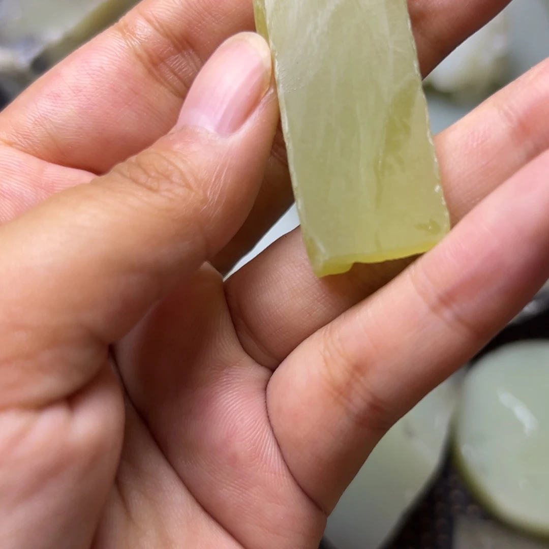 和田玉未镶嵌项链瑕疵