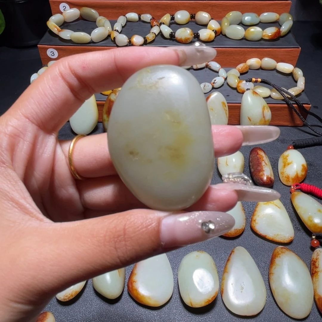 和田玉未镶嵌颈饰船*