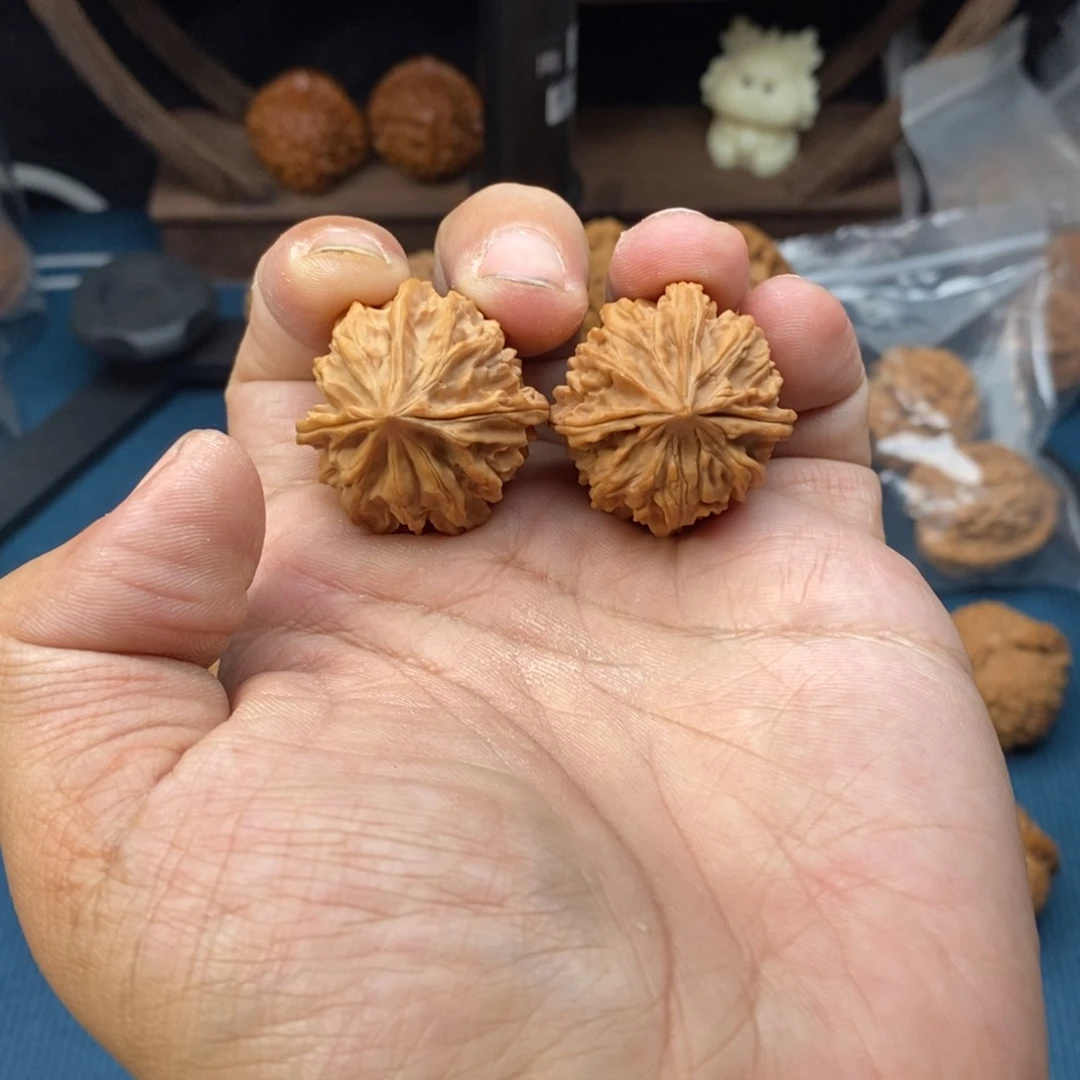 文玩核桃把件29+七山三棱丁字手捻