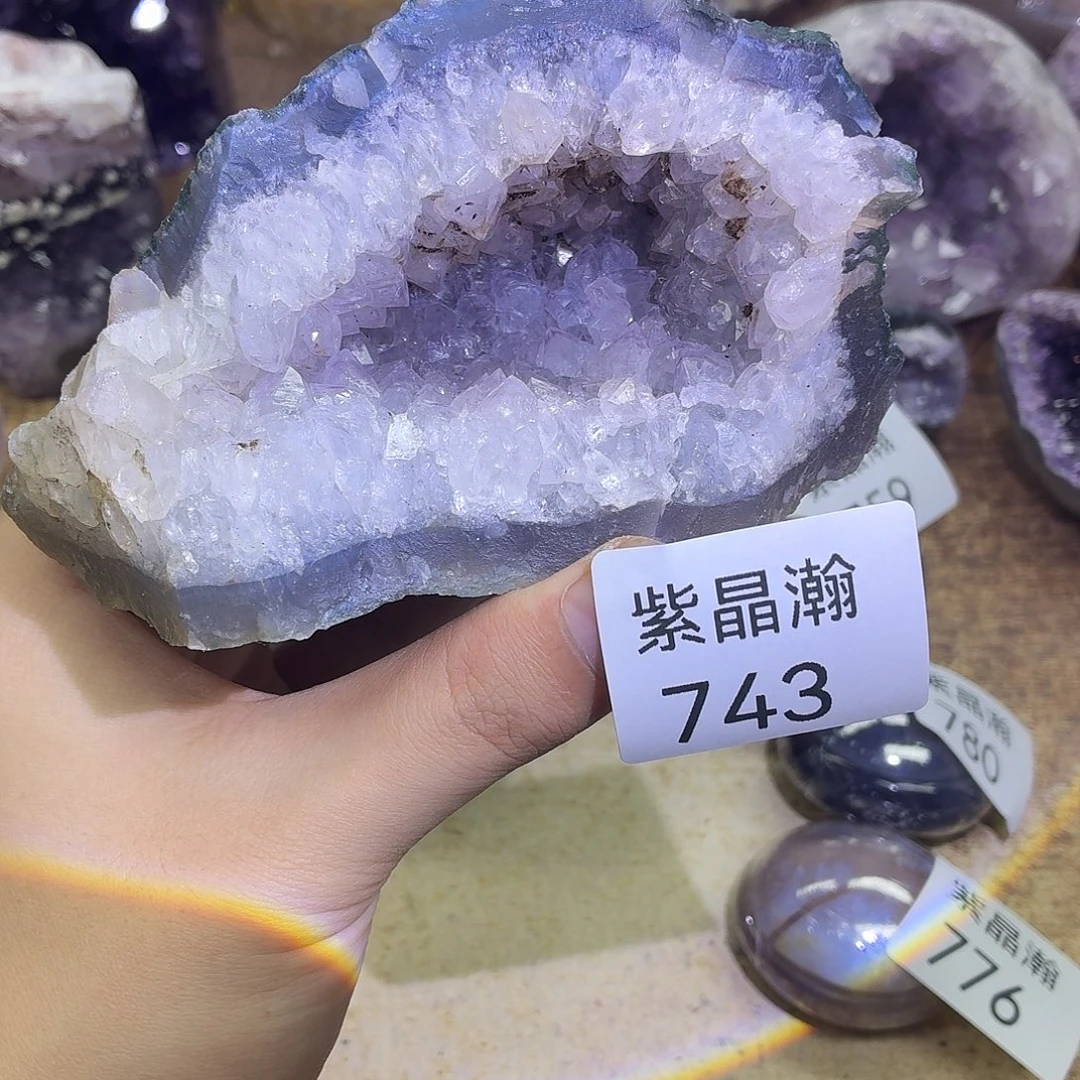 未镶嵌水晶大型摆件（非配饰）