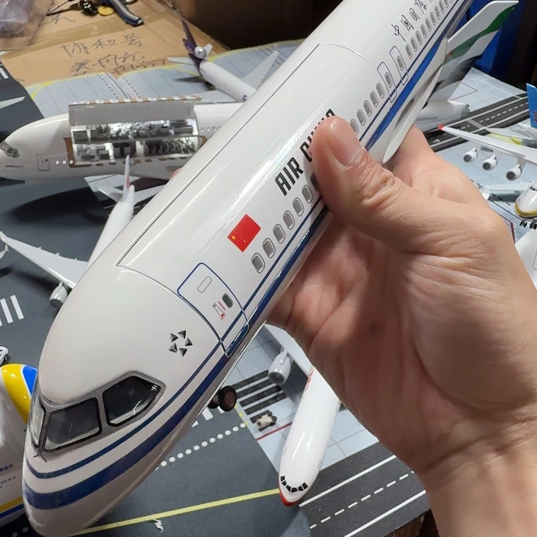 飞机模型47厘米带灯国航777