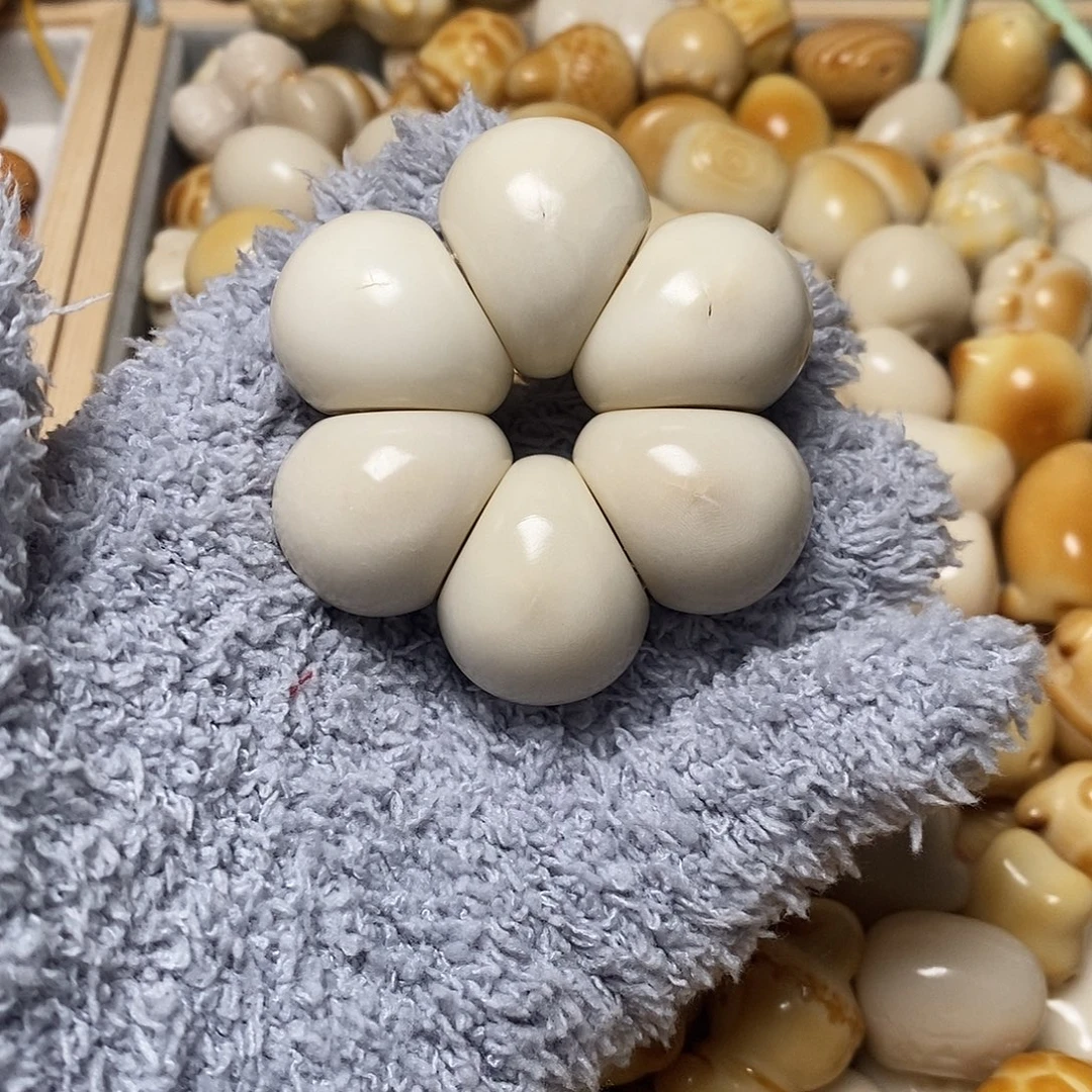 菩提根/象牙果吊坠瑕疵款蒜瓣手捻