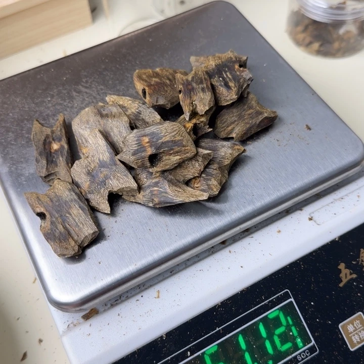 @***薇沉香沉香碎屑张勺子高油块料50克