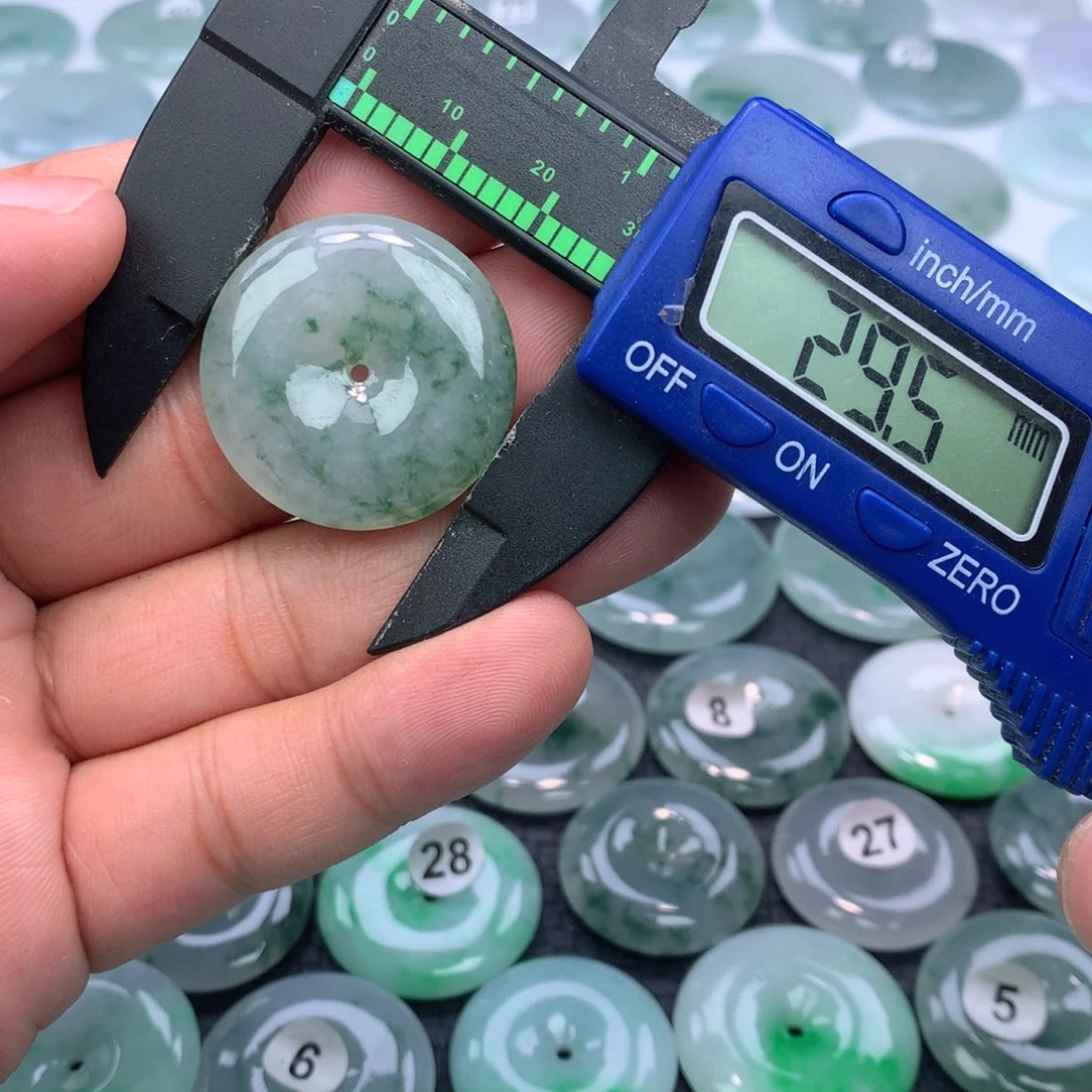 翡翠颈饰未镶嵌缅甸天然A货翡翠