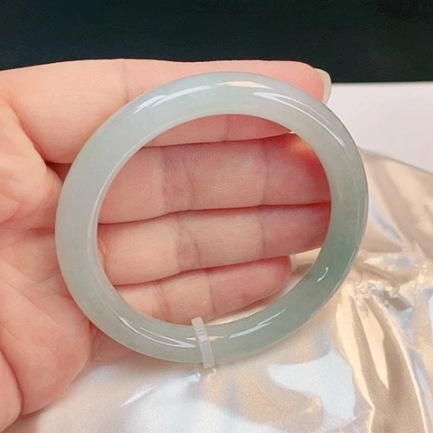 【闪购商品】翡翠手镯未镶嵌圆条51.8