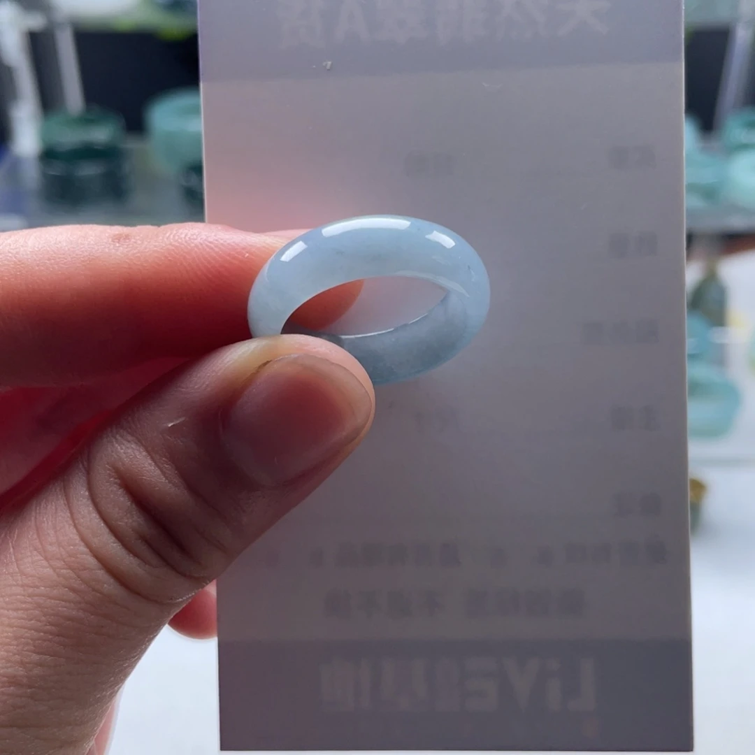 翡翠戒指未镶嵌翡翠