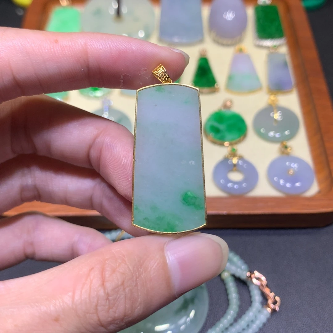 翡翠18K金镶嵌吊坠(不含链)