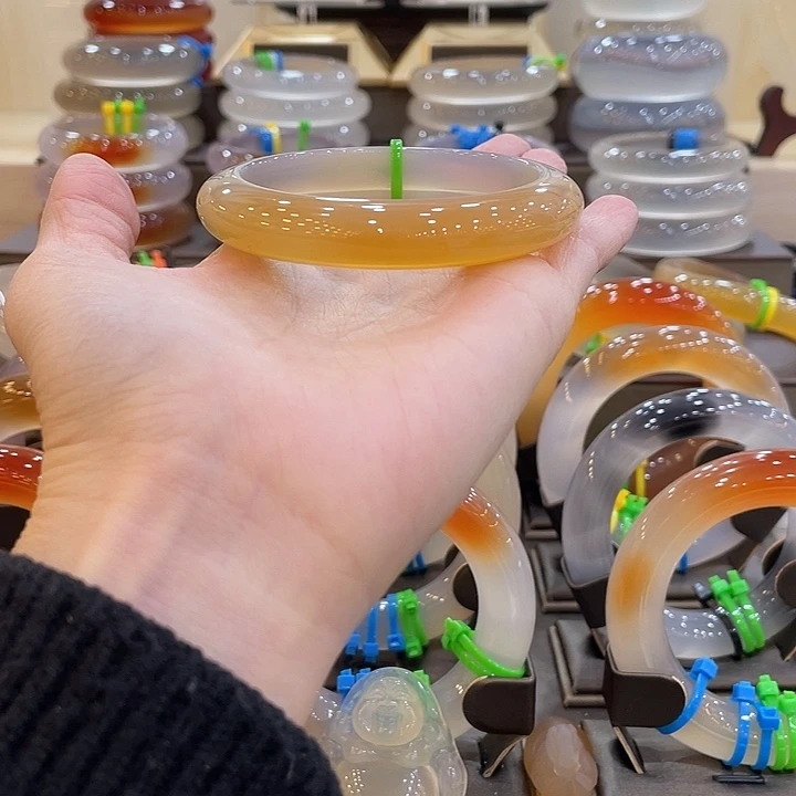 玛瑙/玉髓未镶嵌手镯65