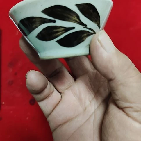 瓷片瓷片，摆件，都有微瑕疵，