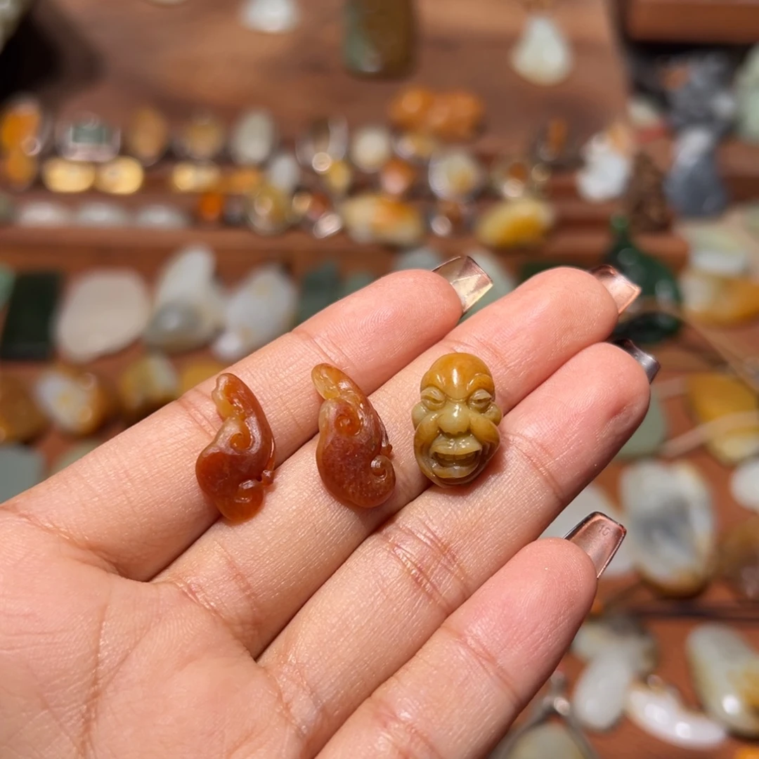 a***l和田玉未镶嵌颈饰