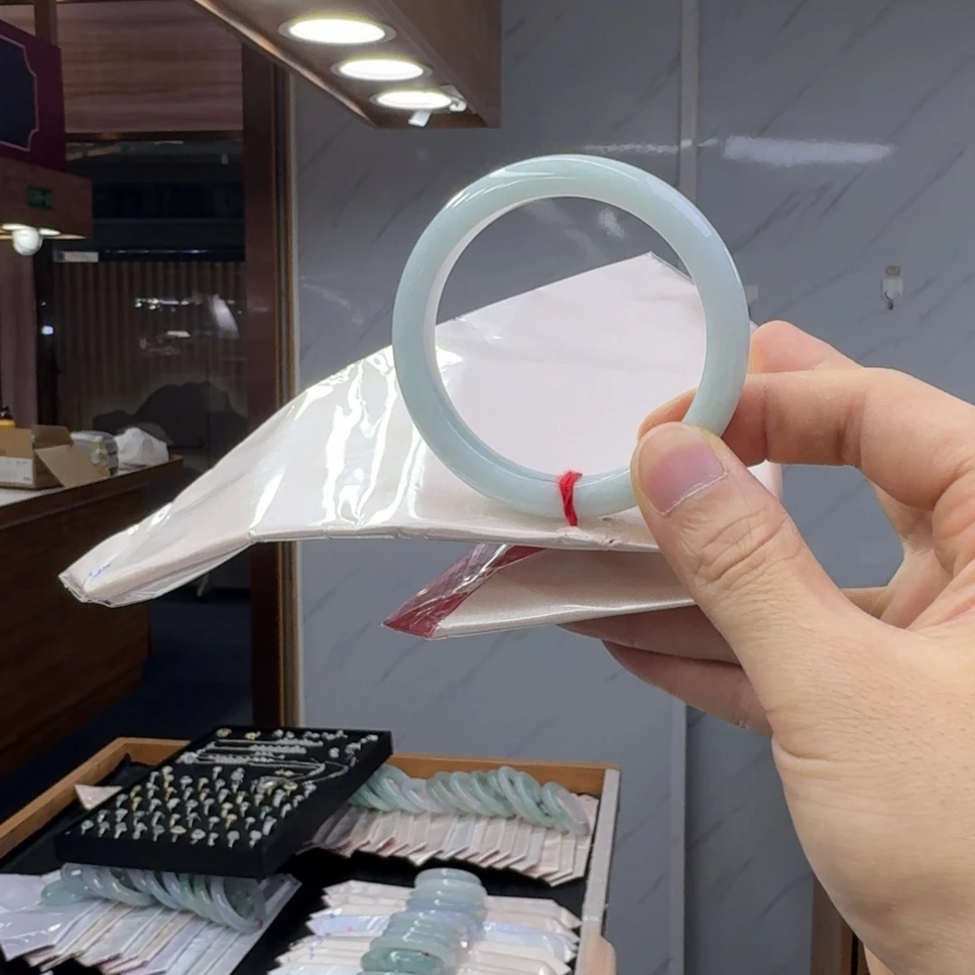 翡翠未镶嵌手镯翡翠