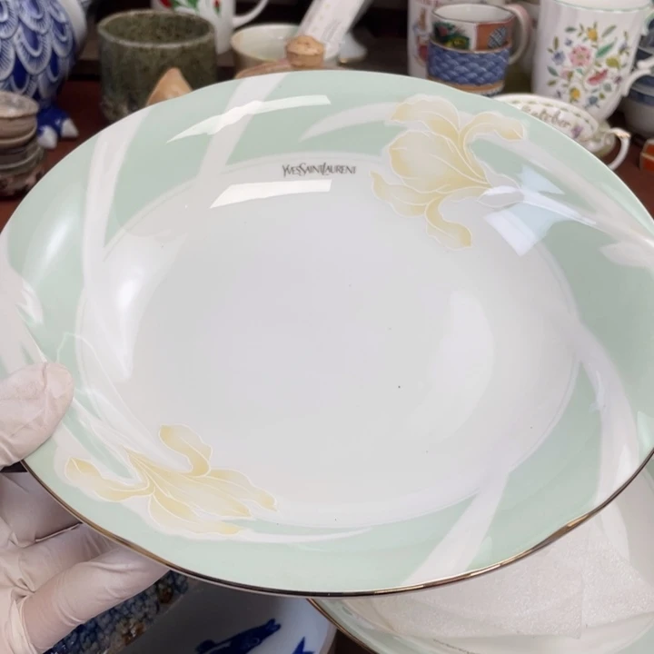他家瓷器真美…开播了