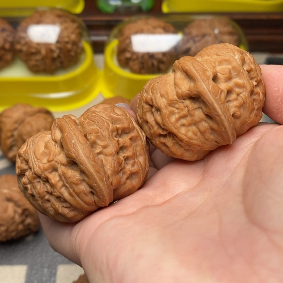 文玩核桃把件T****叔元宝44 S8号