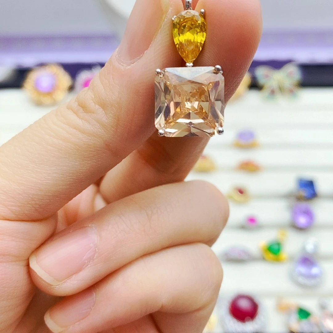 吊坠(赠链)蓝宝石未镶嵌