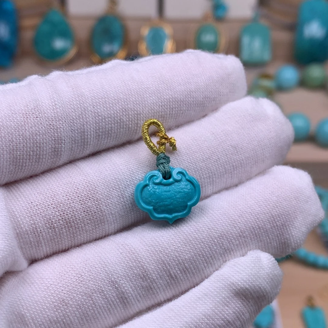 绿松石未镶嵌珠宝奇石