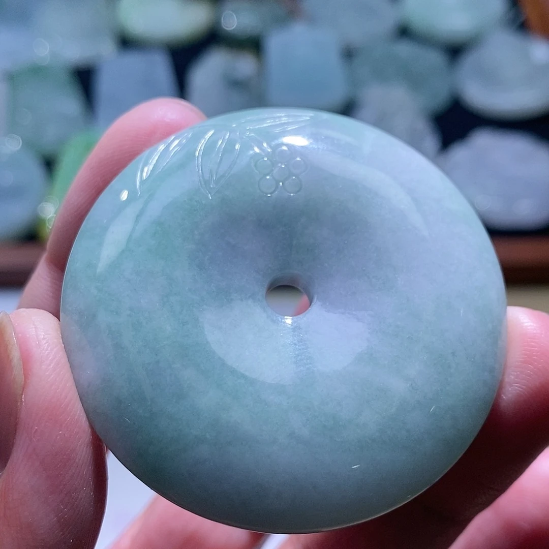 【闪购商品】翡翠颈饰未镶嵌1111111111