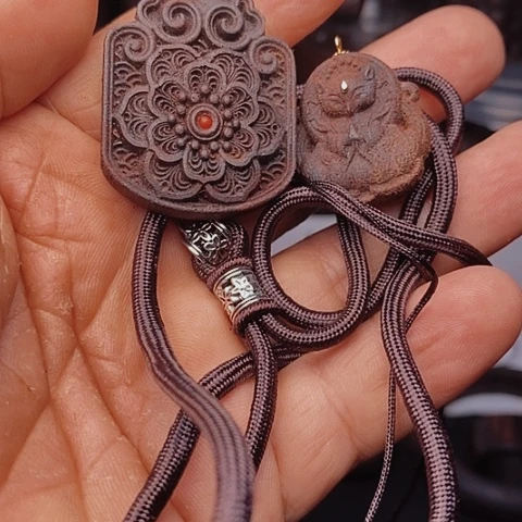 王***ꮤ木2个缅甸小叶降真香吊坠