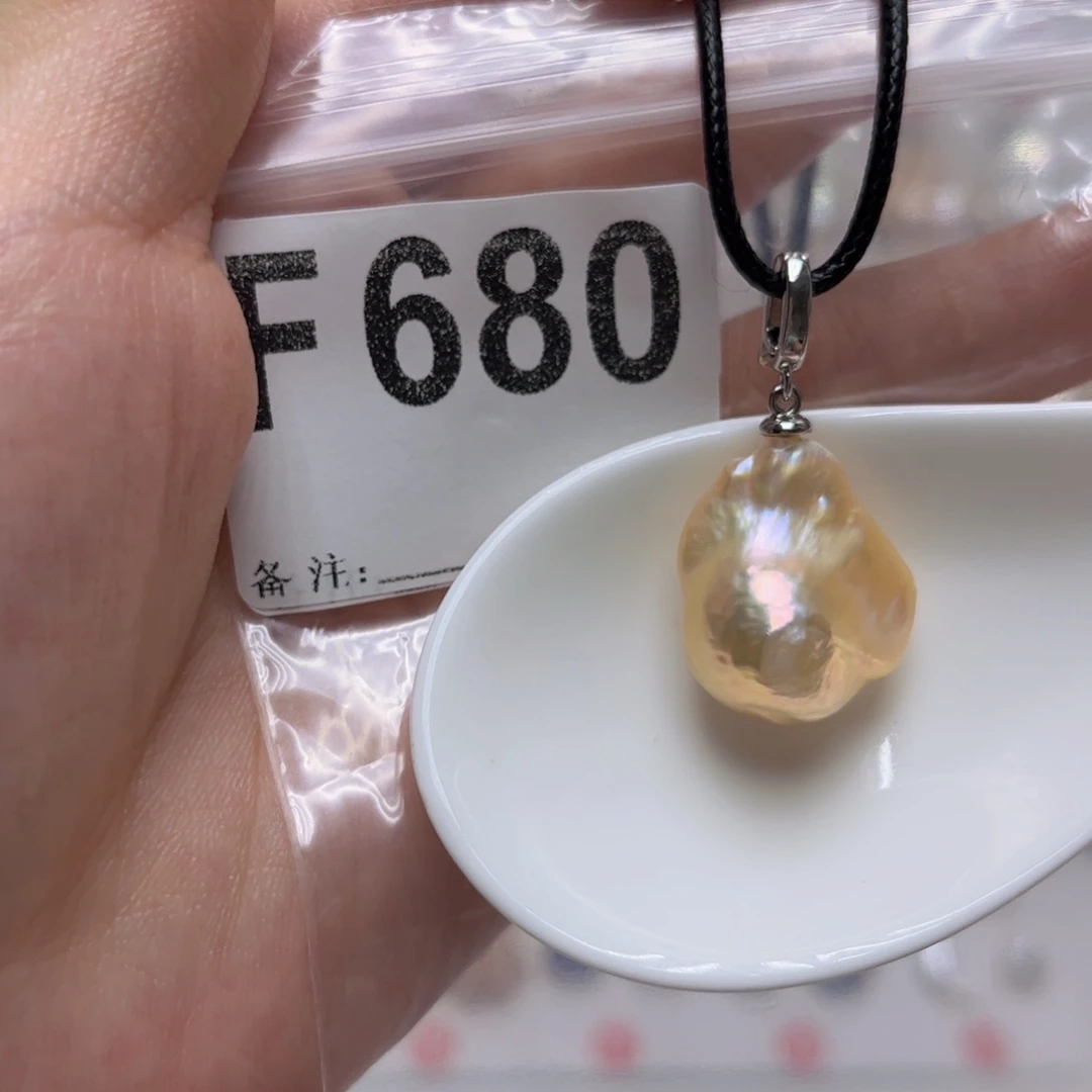 颈饰未镶嵌淡水珍珠