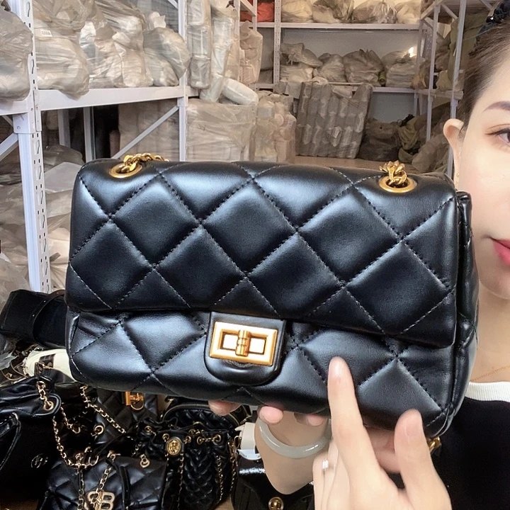 蚕丝小牛剖层皮革PU
