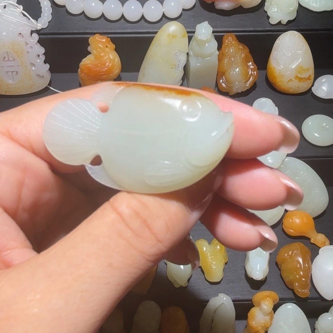 和田玉未镶嵌车挂玉*