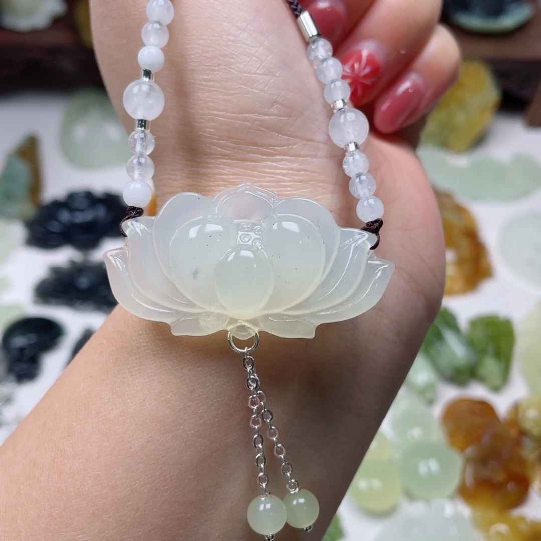 蛇纹石玉颈饰未镶嵌