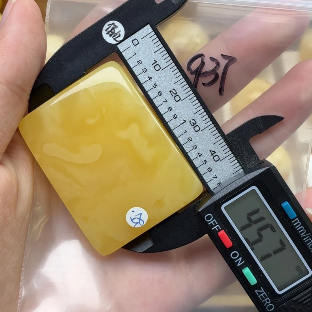 琥珀未镶嵌裸石蜜蜡