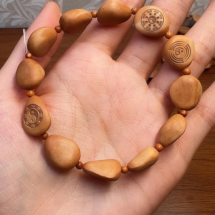 *****松木松子八卦雕刻手串