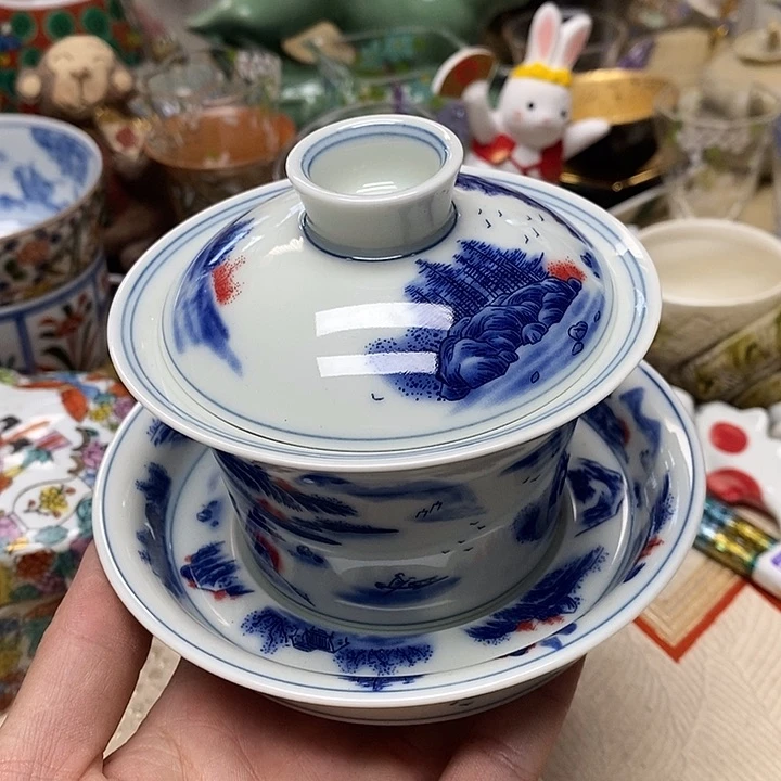 紫砂茶盘杯子和一大瓶酒是不可以用手