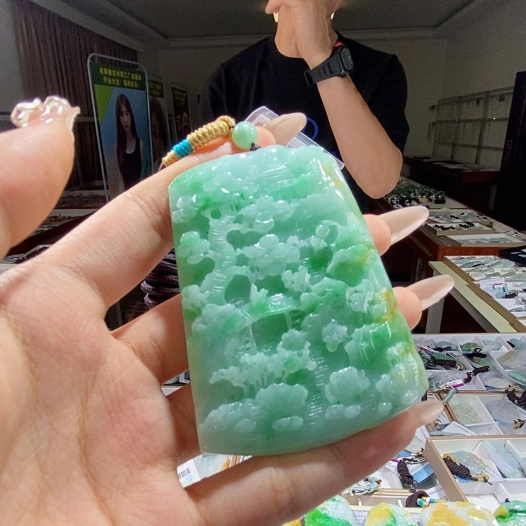 翡翠未镶嵌颈饰翡翠