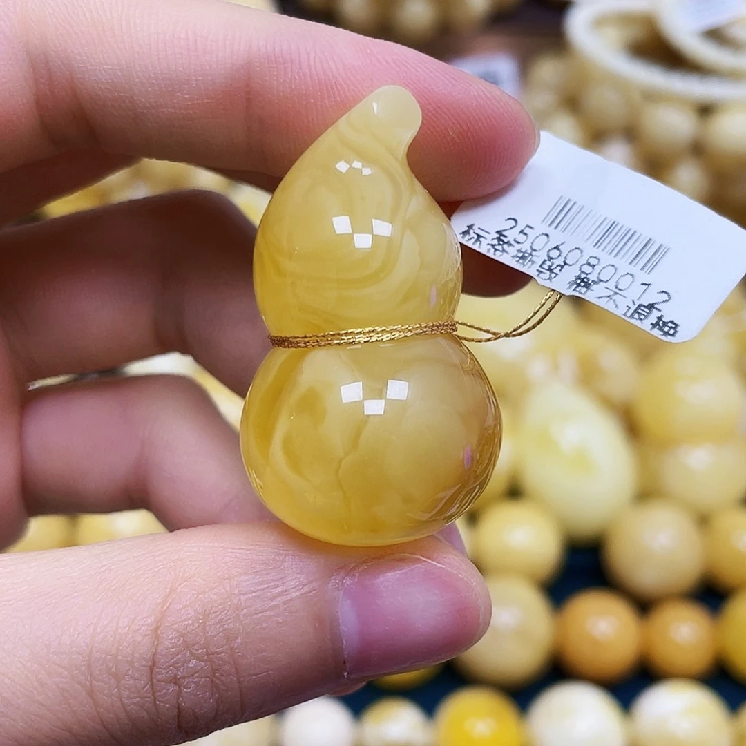 裸石琥珀未镶嵌40.2*23.5*18.4mm.瑕