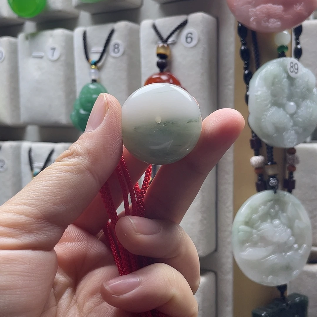 石英质玉未镶嵌颈饰