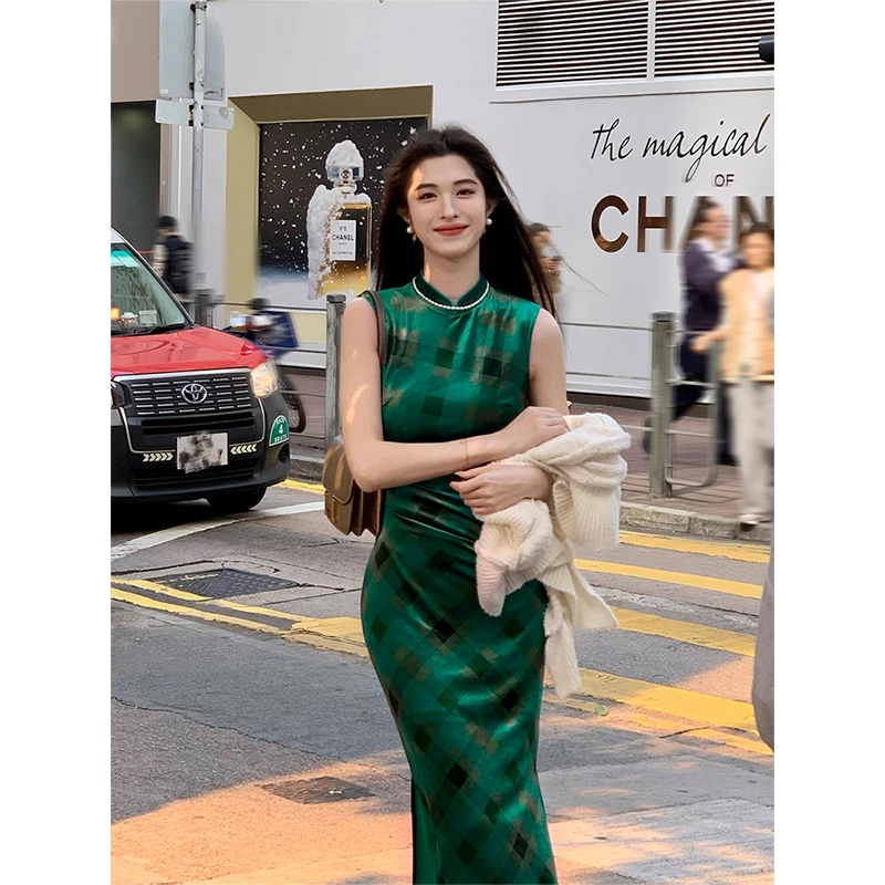 凌茜【河川】新中式复古弹力丝绒格纹印花立领无袖打褶开衩旗袍连衣