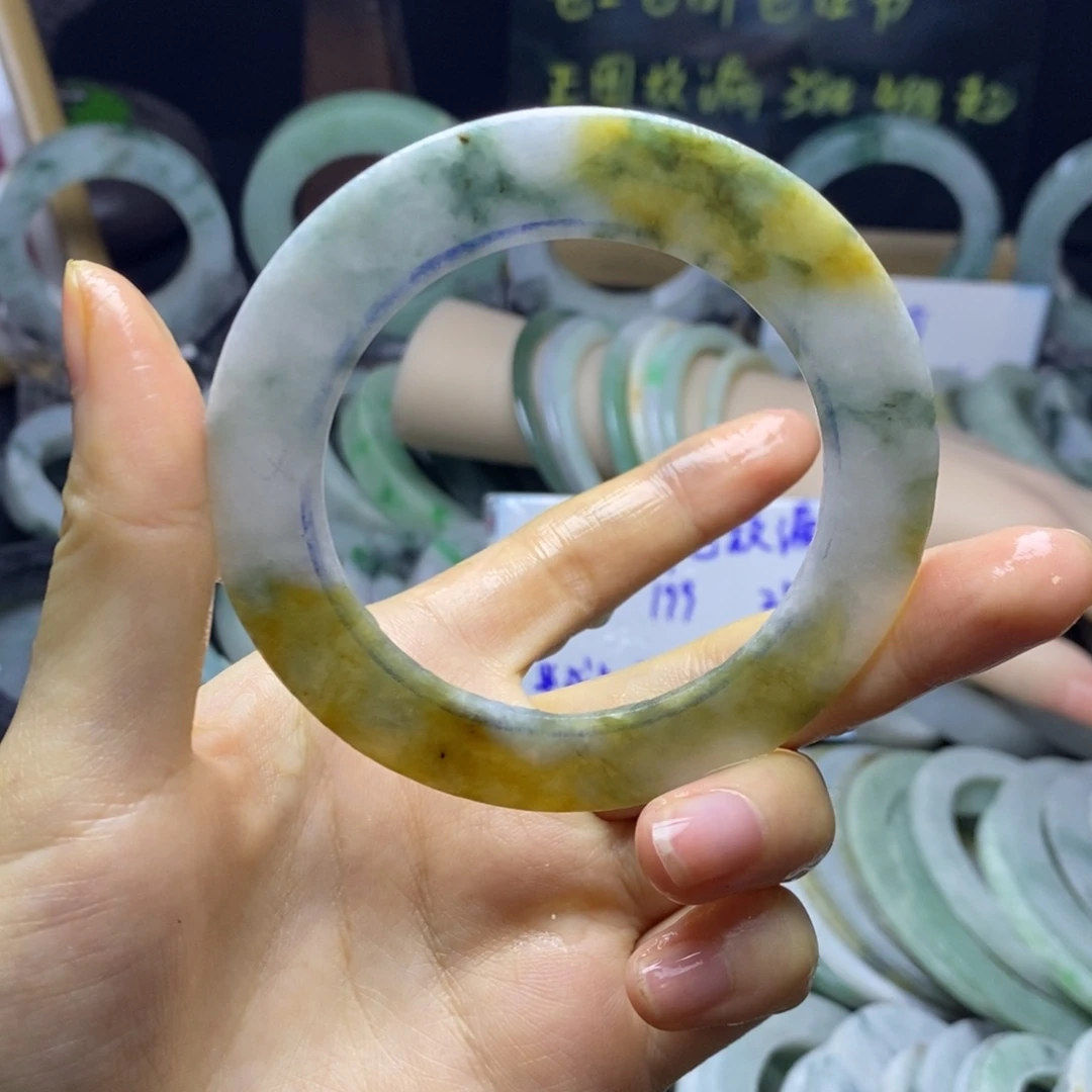 定制翡翠未镶嵌手镯