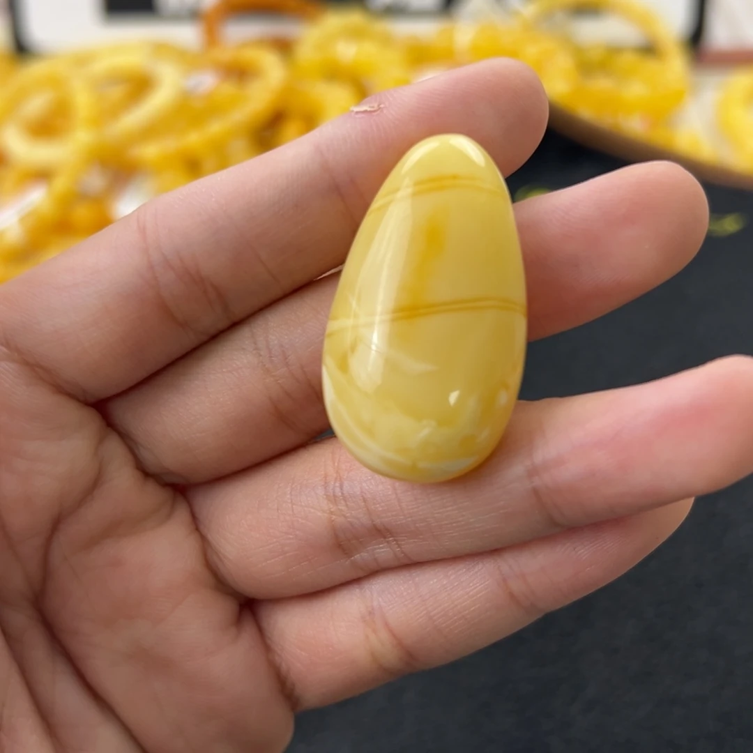 琥珀未镶嵌珠宝奇石