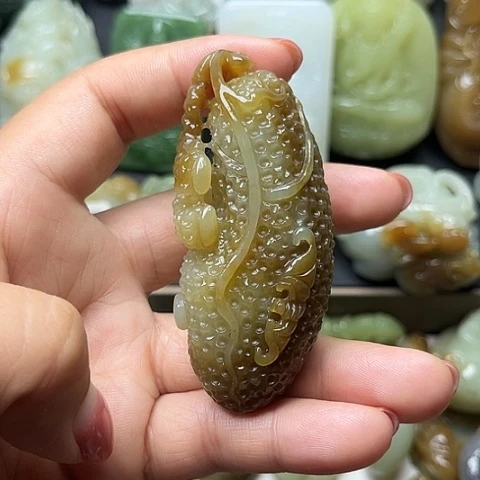 颈饰未镶嵌和田玉