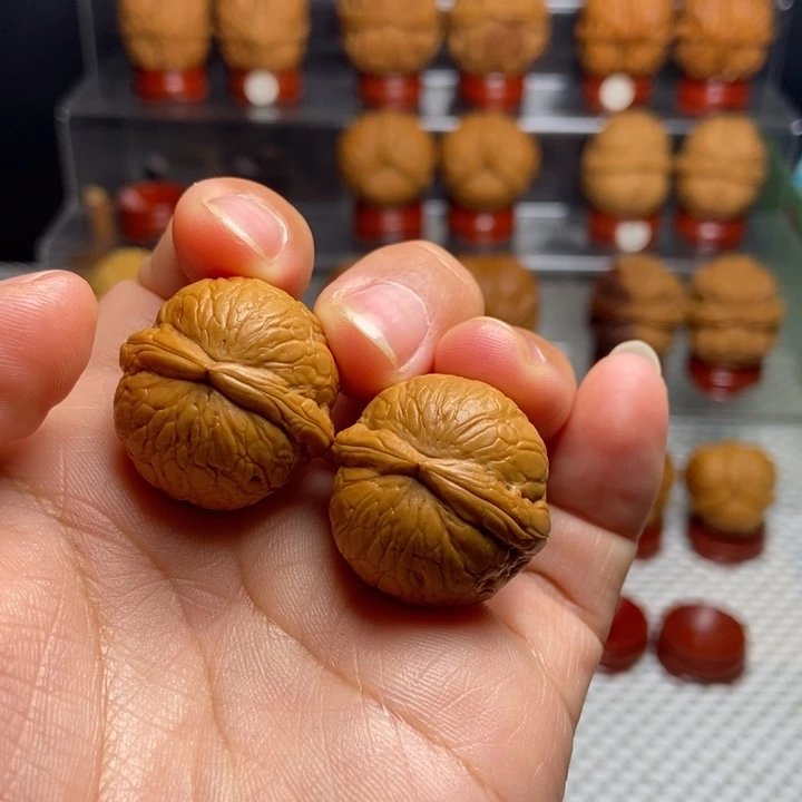 鹏***ᗢ把件文玩核桃蛇皮球12