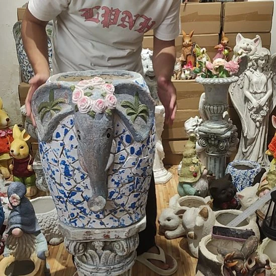 合成树脂青花大象花盆一个