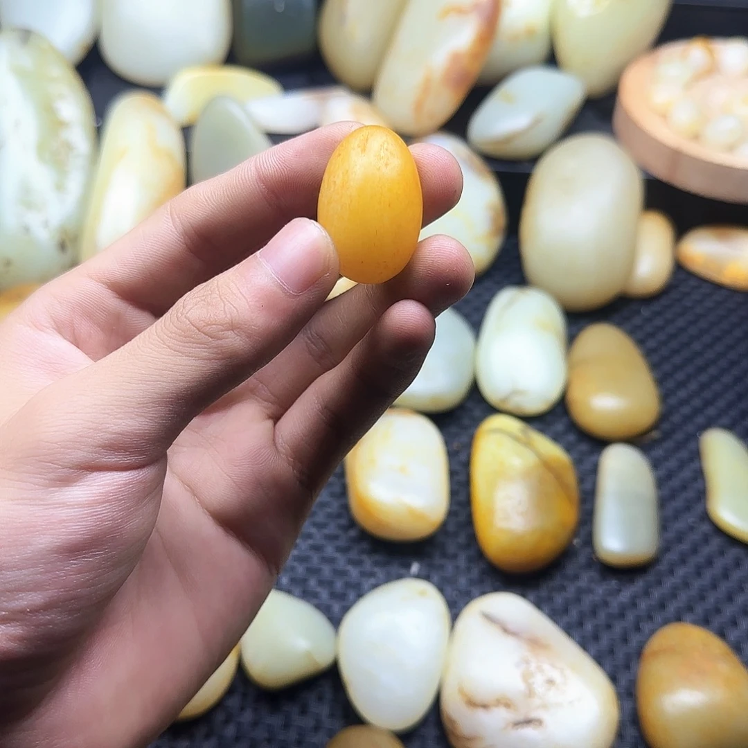 和田玉未镶嵌珠宝半成品恋**美